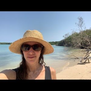 Meet your Posher, Perry